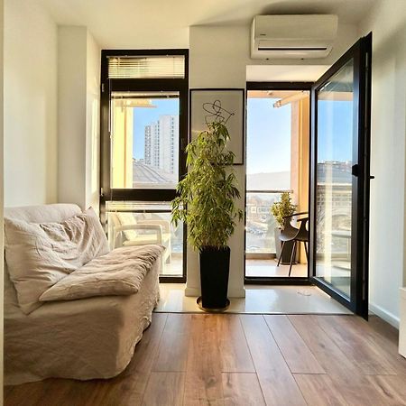 City Center - Next To Holiday Inn -2Br Apartment 트빌리시 외부 사진