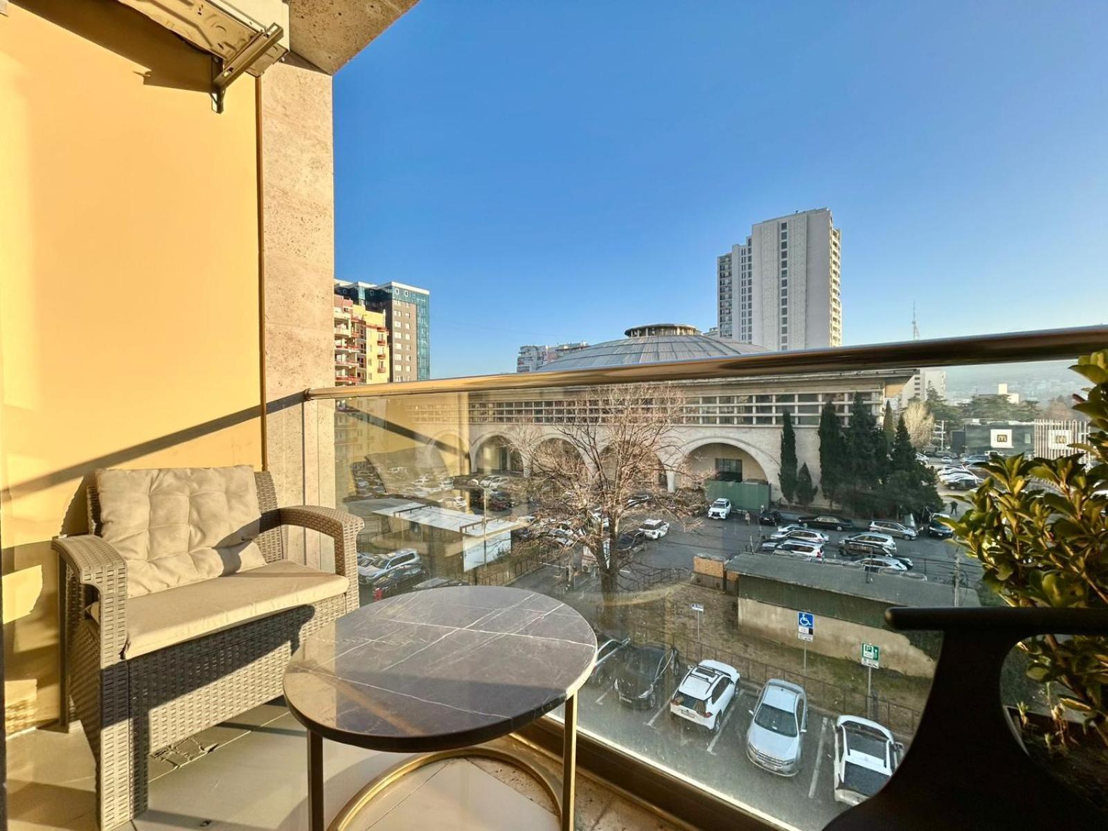 City Center - Next To Holiday Inn -2Br Apartment 트빌리시 외부 사진