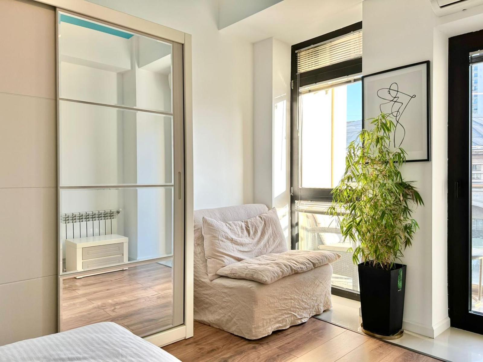 City Center - Next To Holiday Inn -2Br Apartment 트빌리시 외부 사진