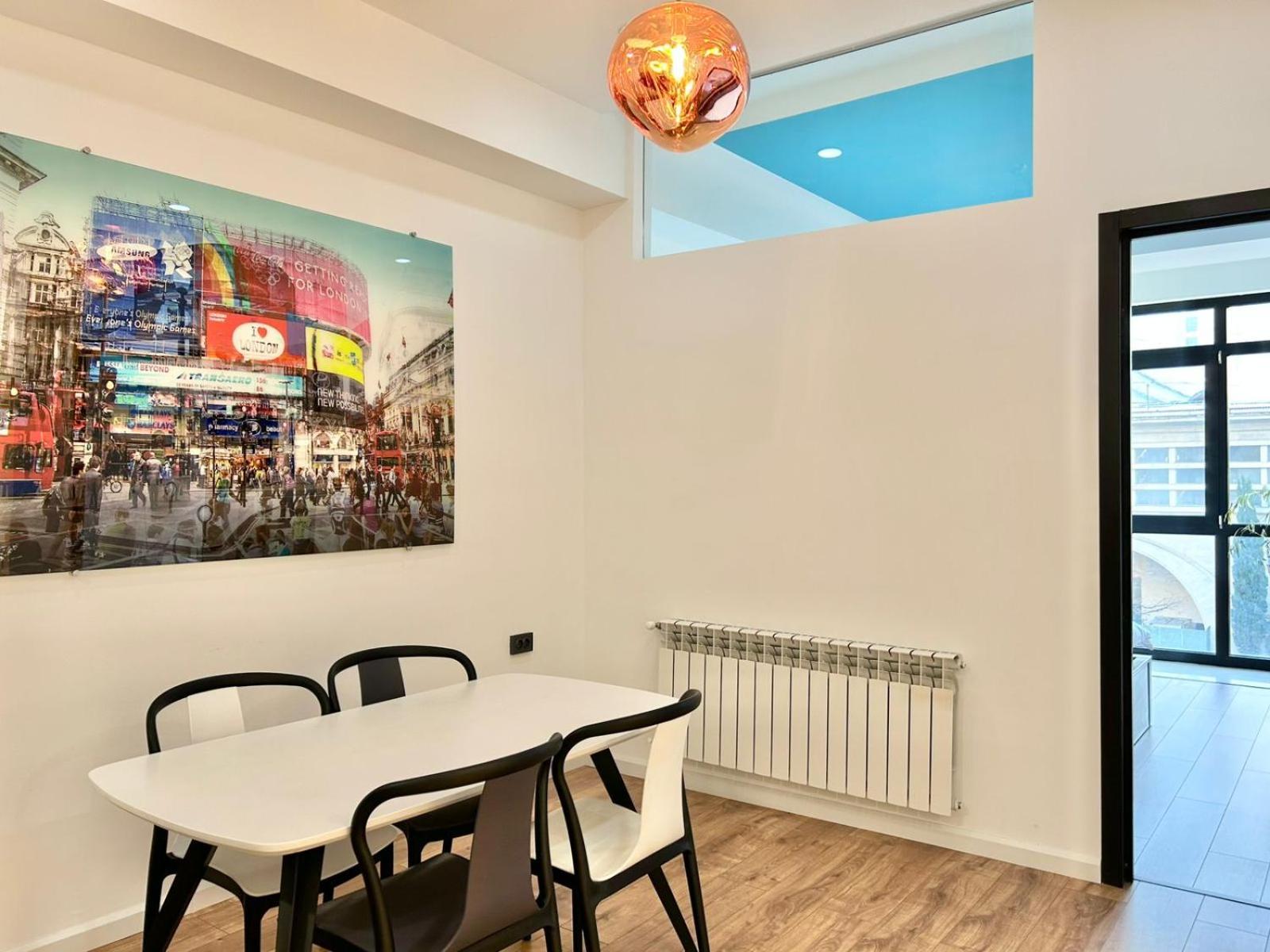 City Center - Next To Holiday Inn -2Br Apartment 트빌리시 외부 사진