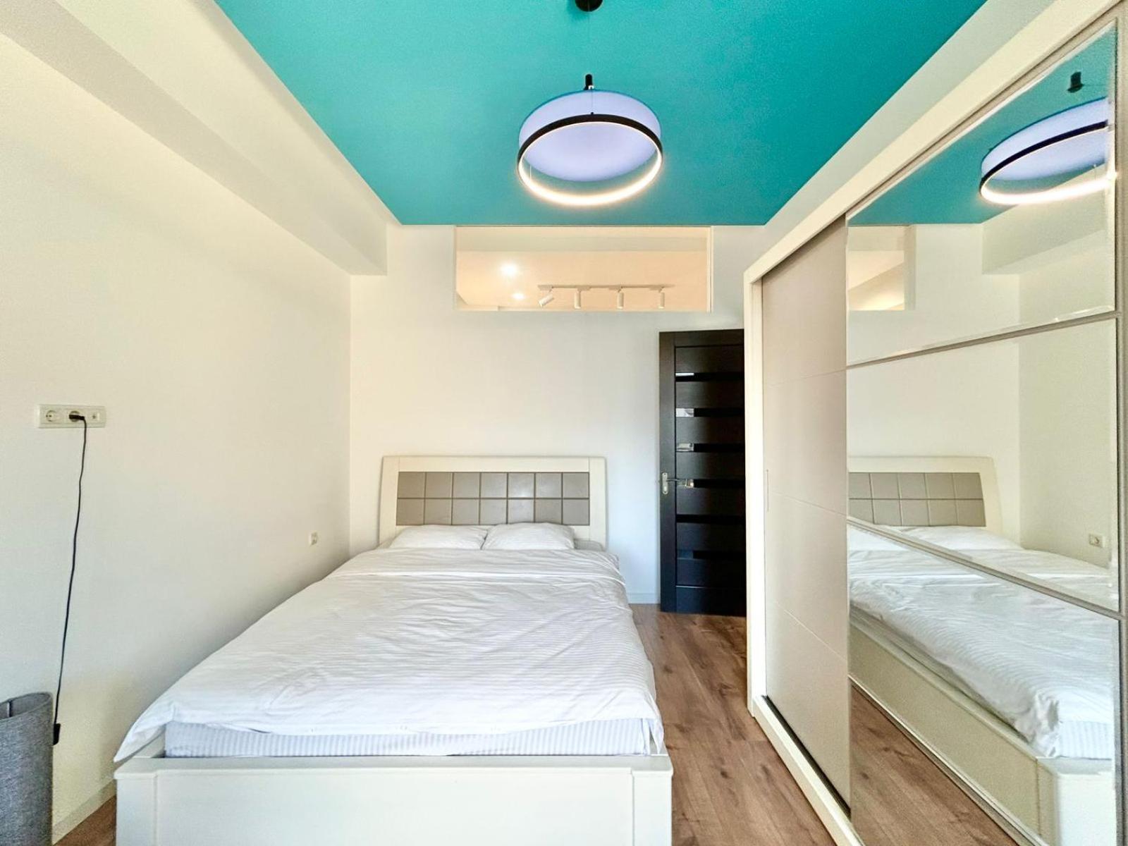 City Center - Next To Holiday Inn -2Br Apartment 트빌리시 외부 사진