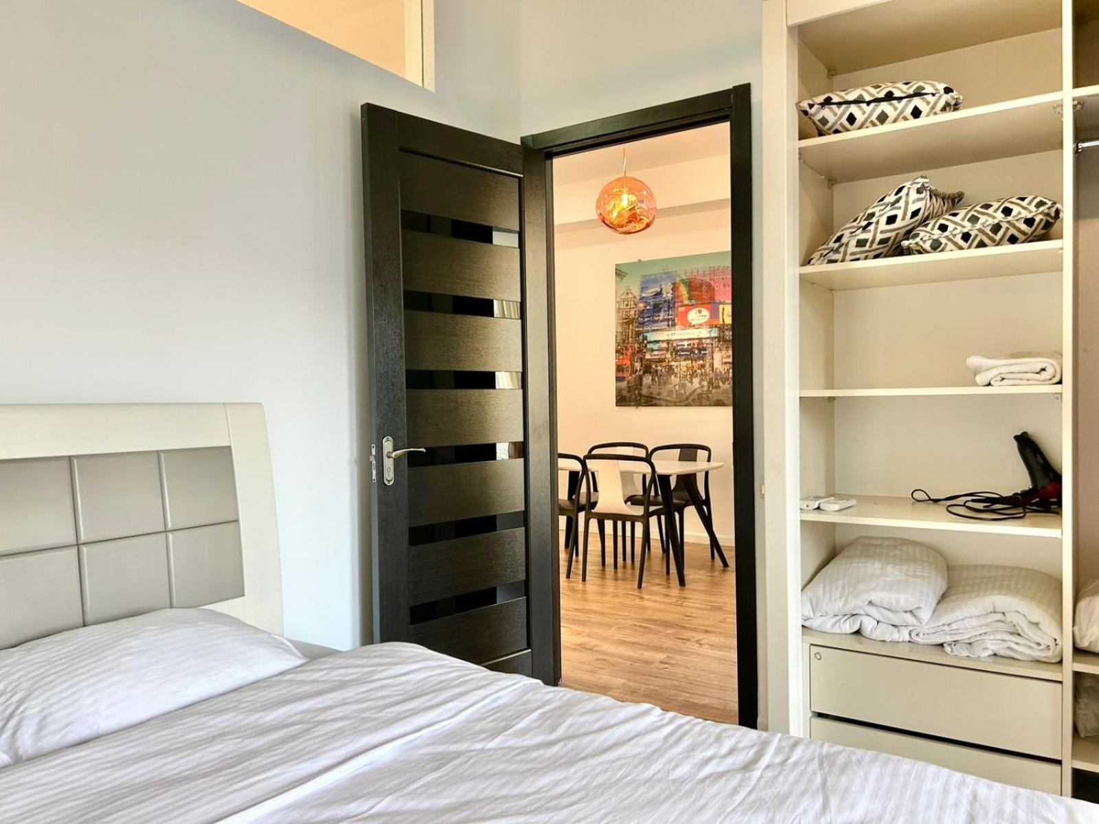City Center - Next To Holiday Inn -2Br Apartment 트빌리시 외부 사진