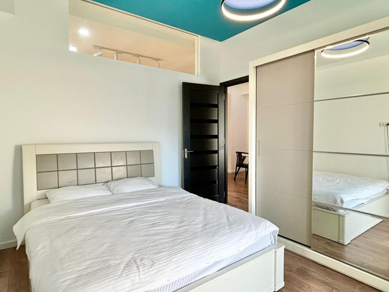 City Center - Next To Holiday Inn -2Br Apartment 트빌리시 외부 사진