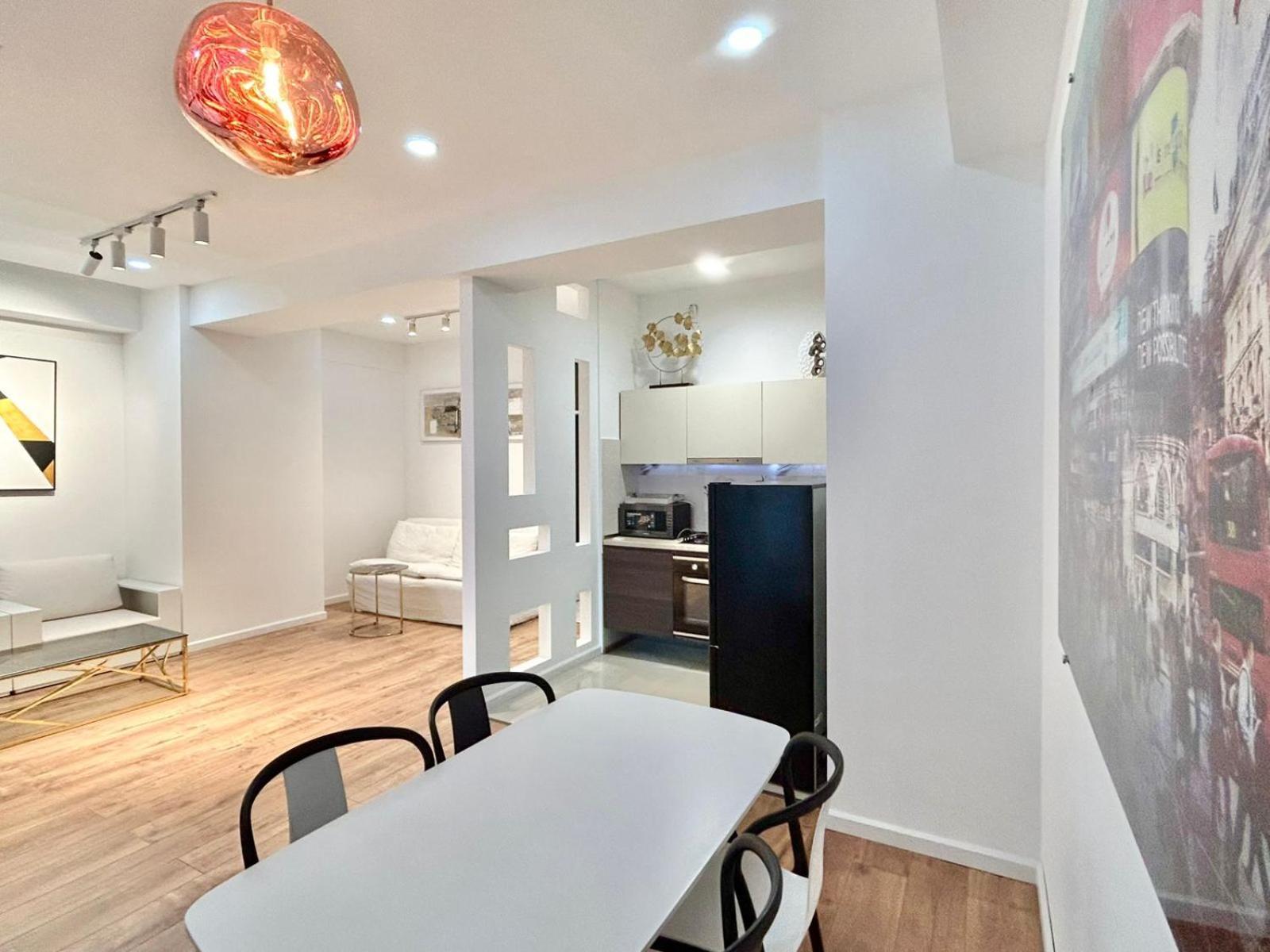 City Center - Next To Holiday Inn -2Br Apartment 트빌리시 외부 사진