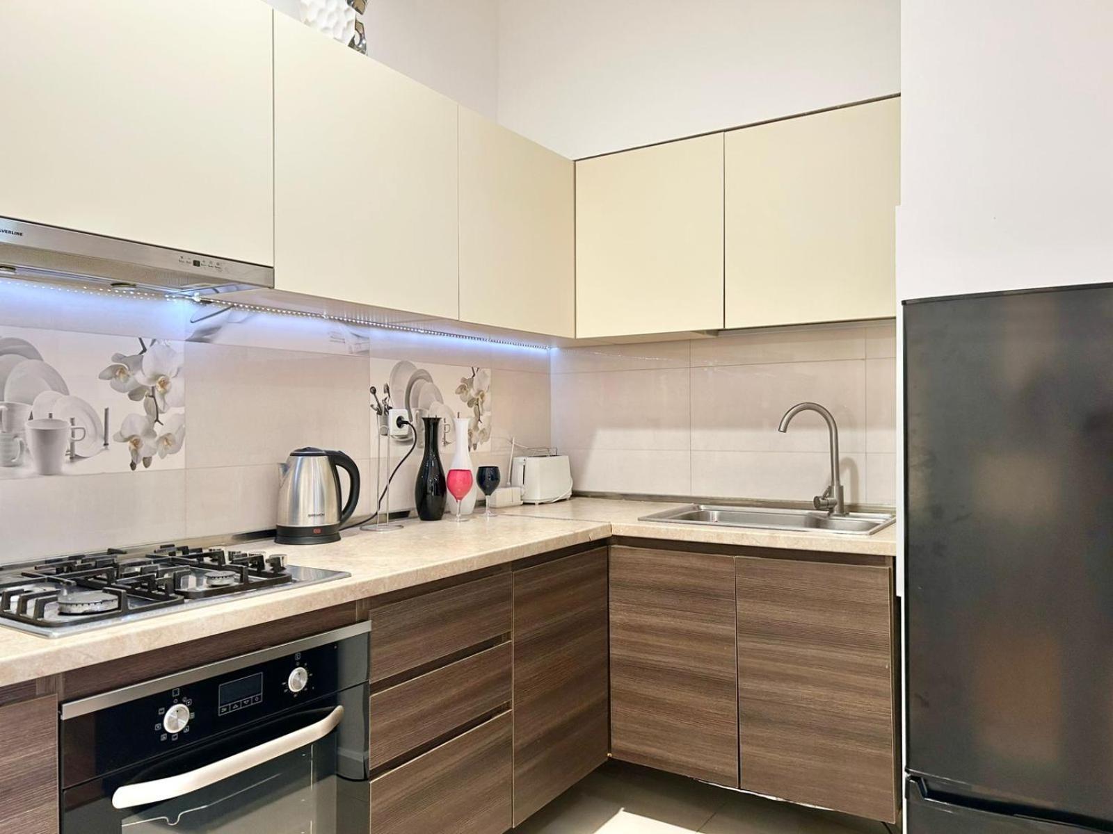 City Center - Next To Holiday Inn -2Br Apartment 트빌리시 외부 사진