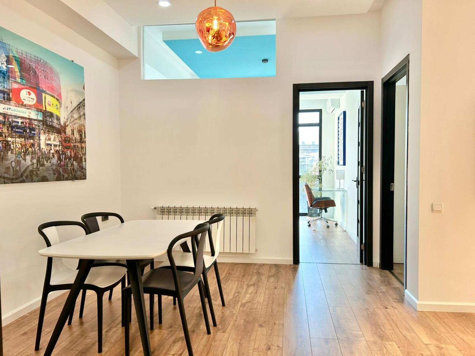 City Center - Next To Holiday Inn -2Br Apartment 트빌리시 외부 사진