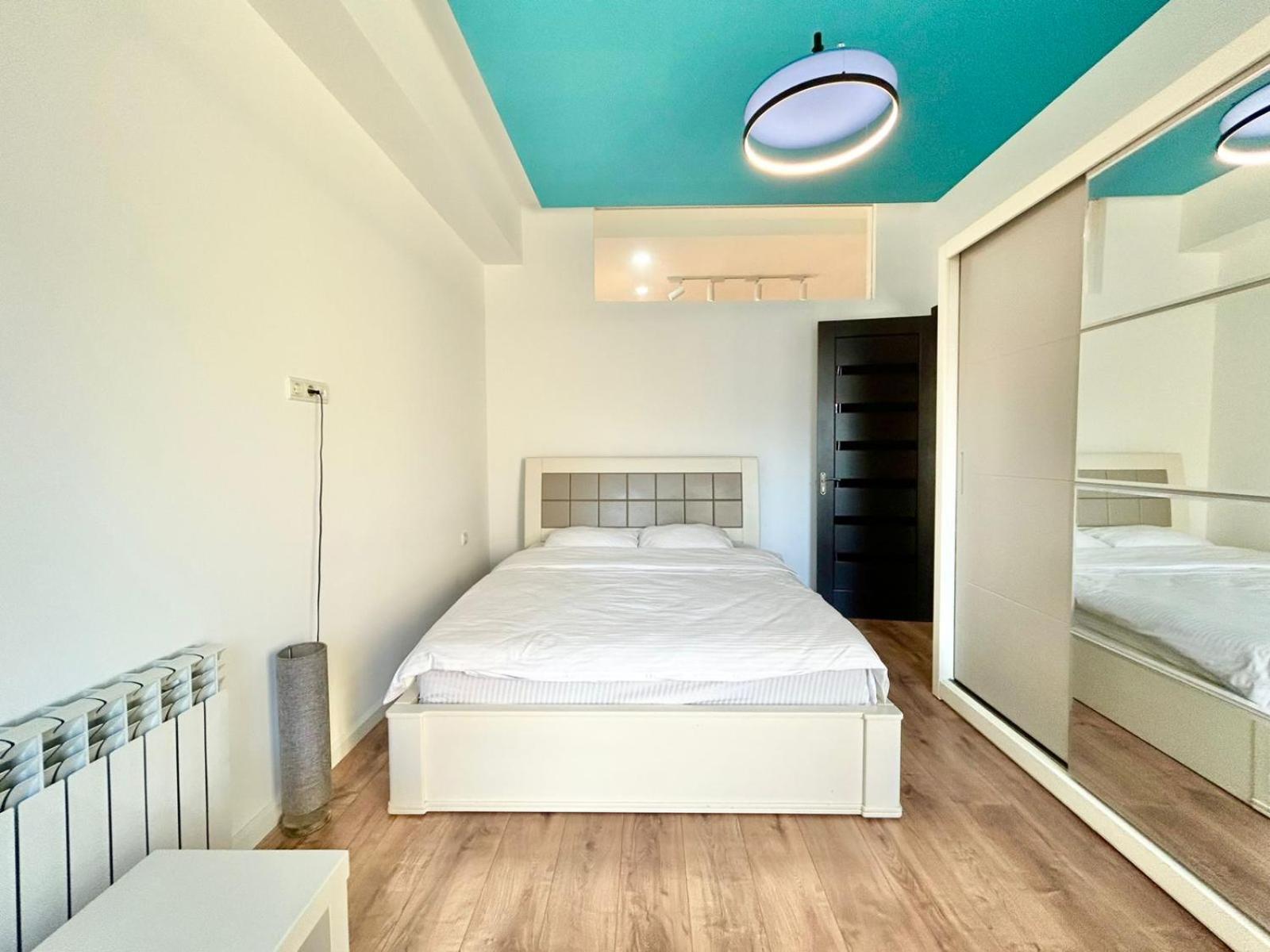City Center - Next To Holiday Inn -2Br Apartment 트빌리시 외부 사진
