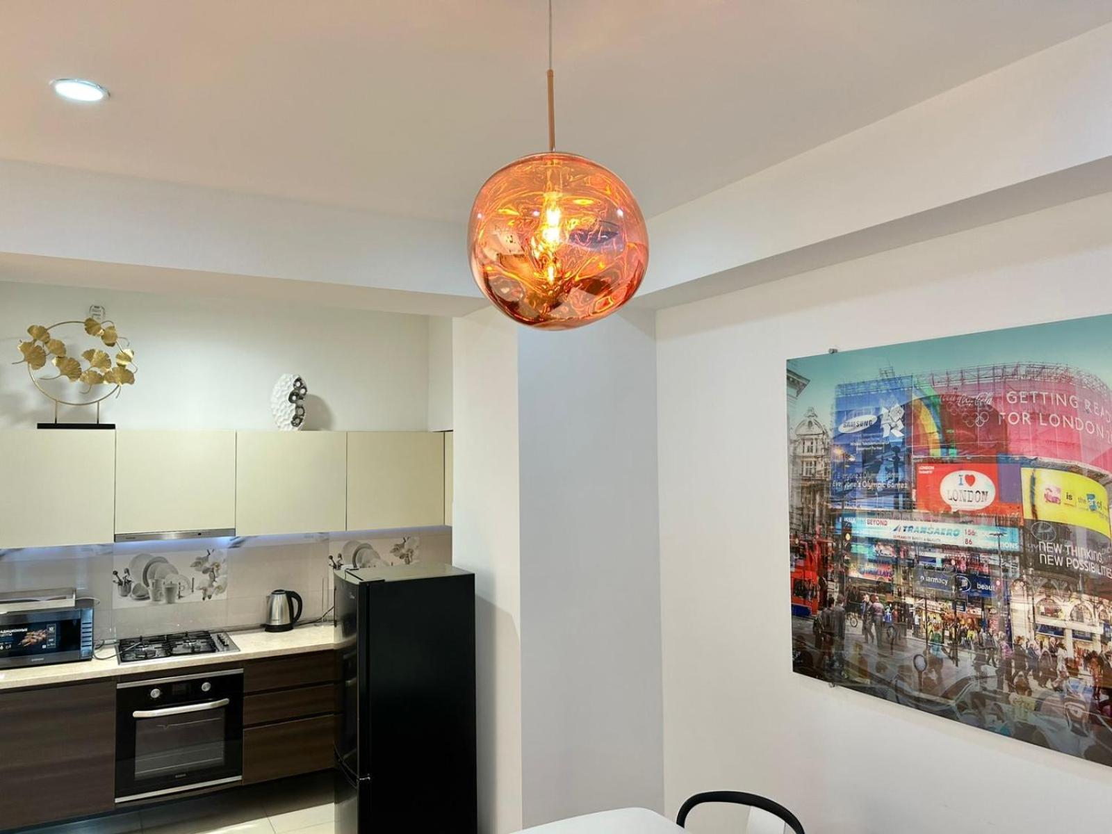 City Center - Next To Holiday Inn -2Br Apartment 트빌리시 외부 사진