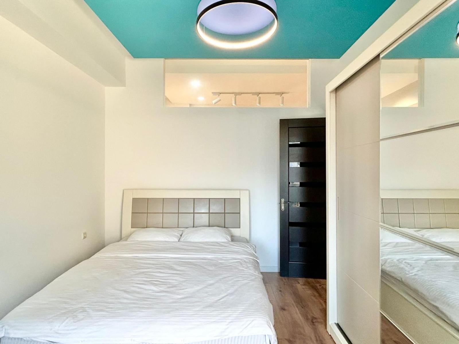 City Center - Next To Holiday Inn -2Br Apartment 트빌리시 외부 사진