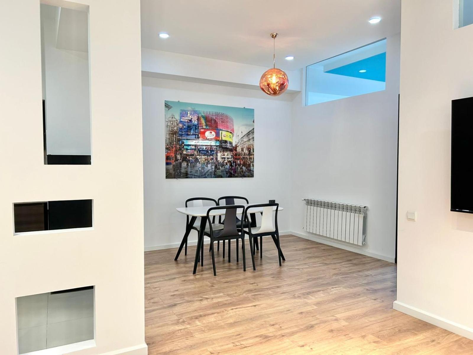 City Center - Next To Holiday Inn -2Br Apartment 트빌리시 외부 사진