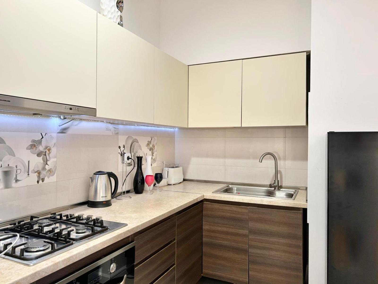 City Center - Next To Holiday Inn -2Br Apartment 트빌리시 외부 사진