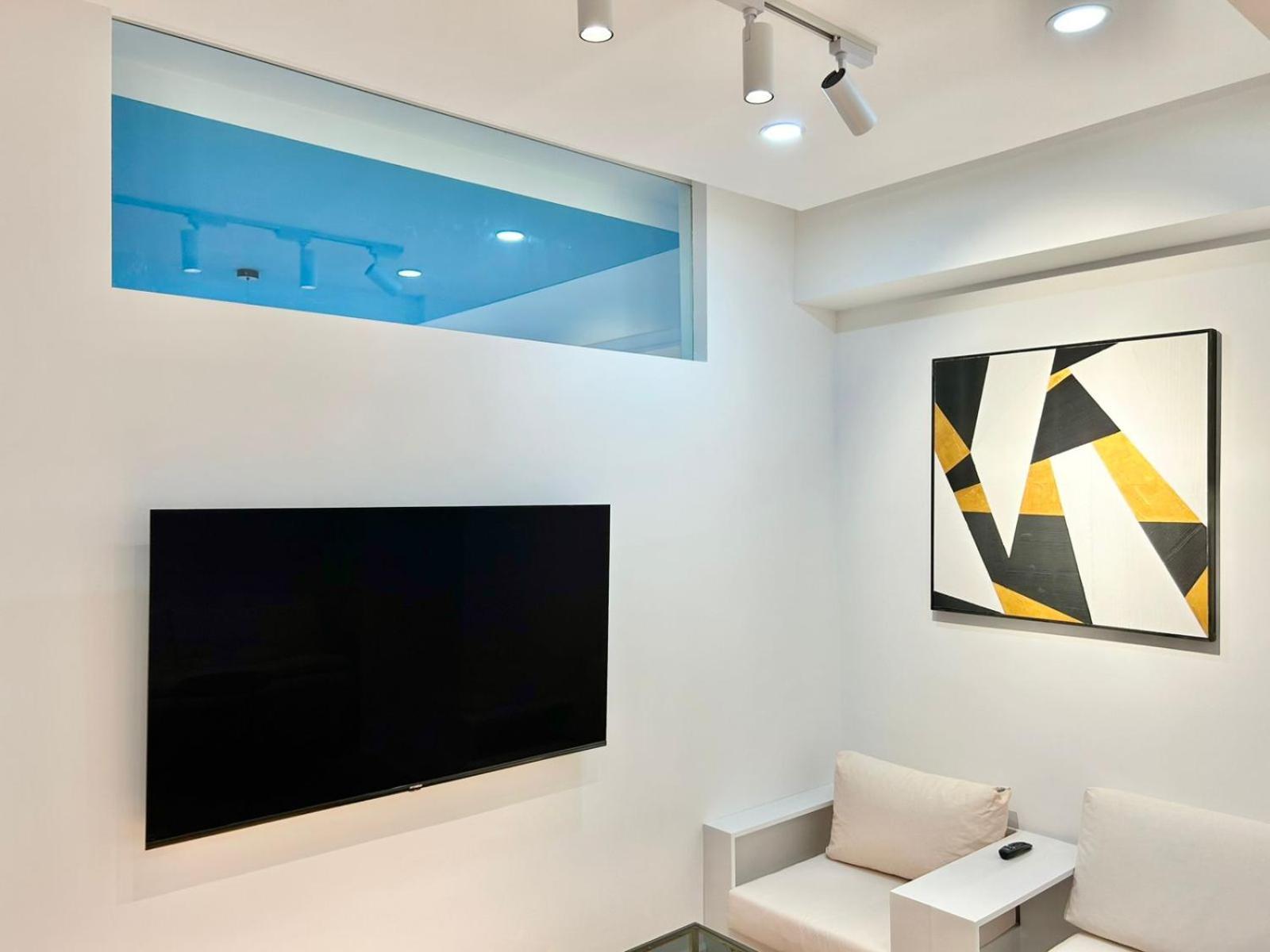 City Center - Next To Holiday Inn -2Br Apartment 트빌리시 외부 사진