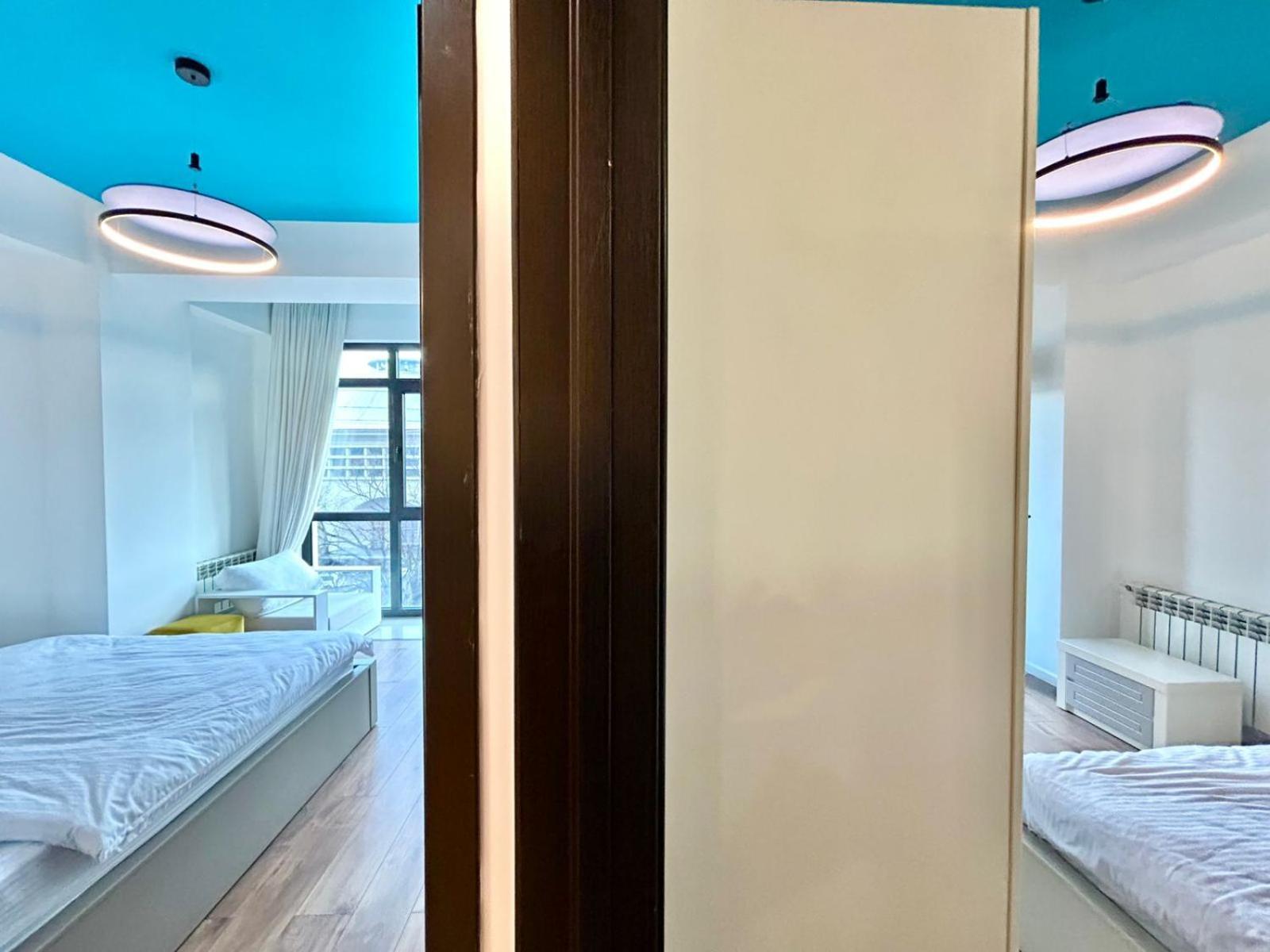 City Center - Next To Holiday Inn -2Br Apartment 트빌리시 외부 사진